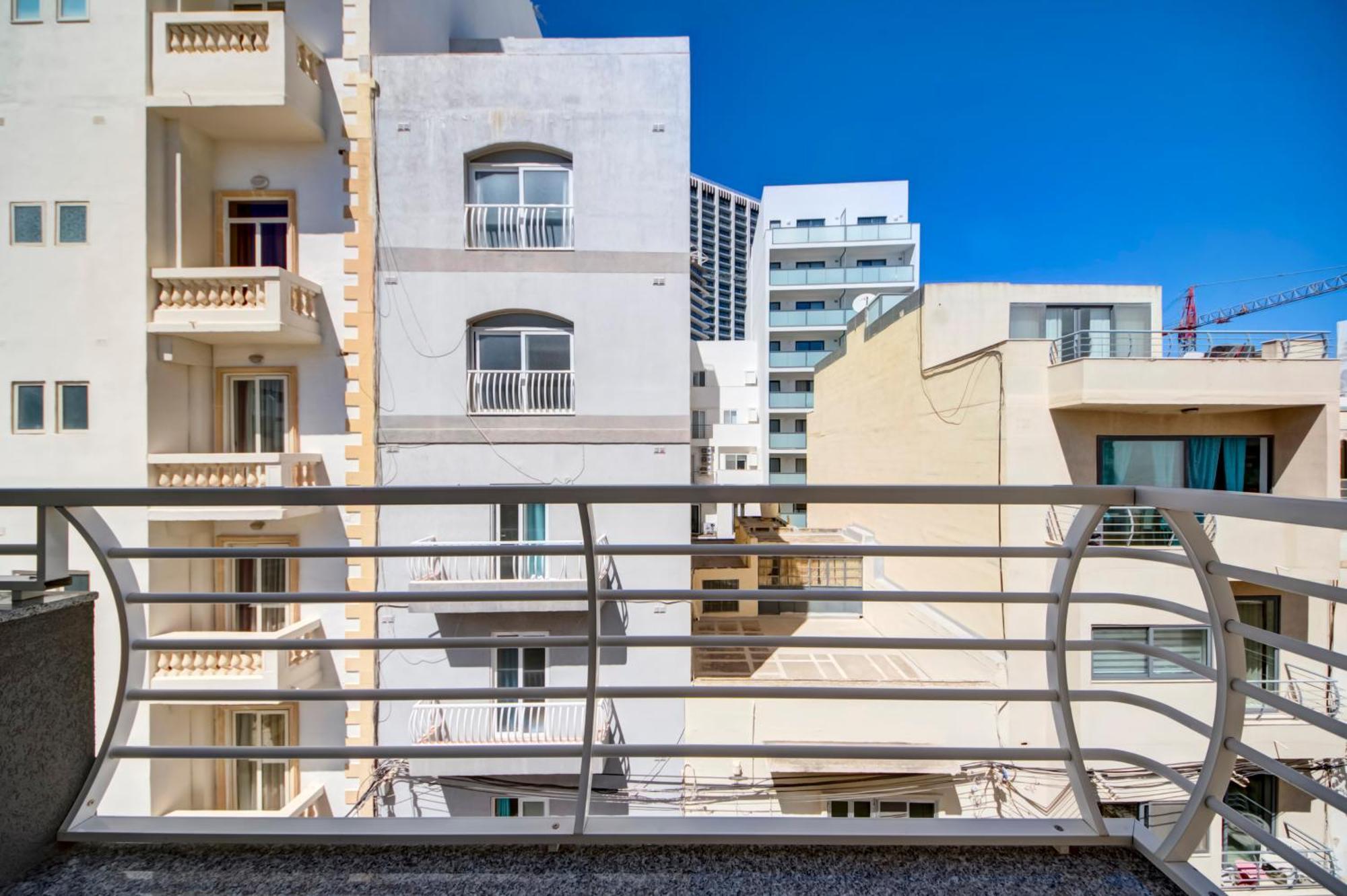 Modern 2Br Apt With Balconies In St Julians, Paceville - Apt 5 By Vaganza San Ġiljan Kültér fotó